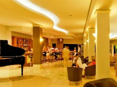 Blue Lagoon فندق مارماري