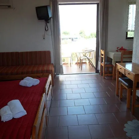 Blue Lagoon מלון